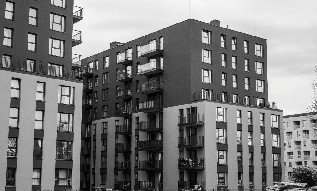 Apartments & Housing Complexes